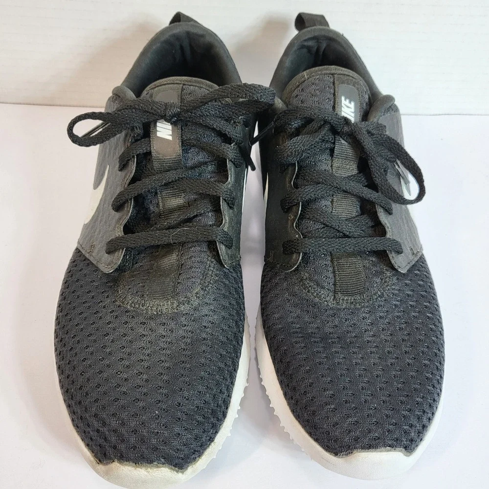Nike‎ Roshe One Black White Golf Shoes Sneakers Womens Size 7.5 CD6066-001